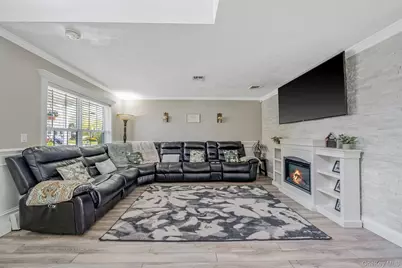 12 Orange Avenue, Port Jefferson, NY 11776 - Photo 7