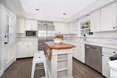 71 Heatherbloom Road, White Plains, NY 10605 - Photo 11