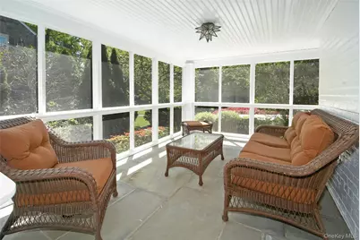 71 Heatherbloom Road, White Plains, NY 10605 - Photo 17