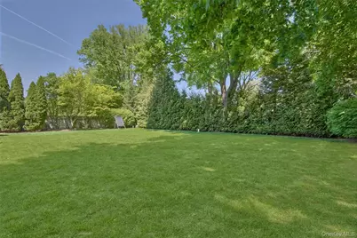 71 Heatherbloom Road, White Plains, NY 10605 - Photo 3
