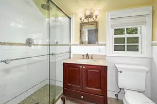 71 Heatherbloom Rd, White Plains, NY 10605 - Photo 23