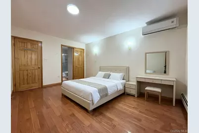 152-12 Peck Avenue, Flushing, NY 11355 - Photo 9