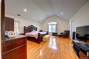 97 Chestnut St, Mount Sinai, NY 11766 - Photo 25