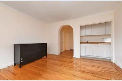 69-09 108th Street #109, Forest Hills, NY 11375 - Photo 5