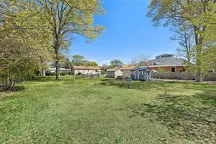140 Poplar St, Central Islip, NY 11722 - Photo 5