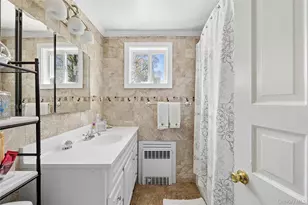 140 Poplar St, Central Islip, NY 11722 - Photo 13