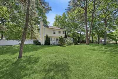 16 Winterberry Drive, Middle Island, NY 11953 - Photo 13