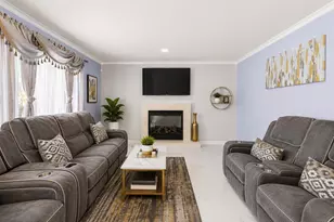 16 Winterberry Dr, Middle Island, NY 11953 - Photo 7