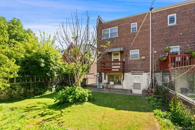 1056 Swinton Avenue, Bronx, NY 10465 - Photo 23