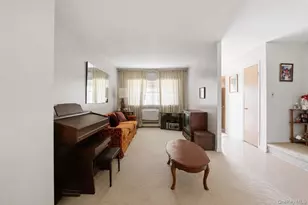 1056 Swinton Ave, Bronx, NY 10465 - Photo 5