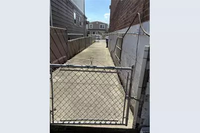 1056 Swinton Avenue, Bronx, NY 10465 - Photo 33