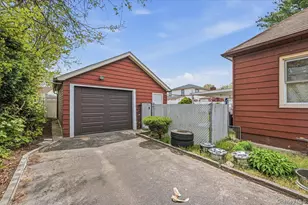 1033 N Fletcher Ave, Valley Stream, NY 11580 - Photo 7