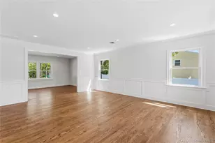 969 Manor Ln, Bay Shore, NY 11706 - Photo 3