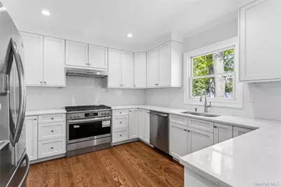 969 Manor Lane, Bay Shore, NY 11706 - Photo 7