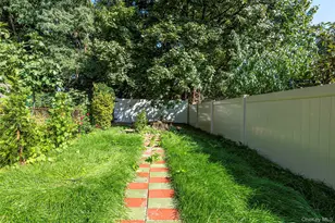 65-25 Alderton St, Rego Park, NY 11374 - Photo 25