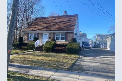 211 Mineola Avenue, Carle Place, NY 11514 - Photo 1