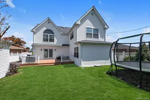418 Parker Ave, Levittown, NY 11756 - Photo 15