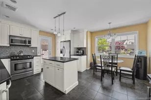 418 Parker Ave, Levittown, NY 11756 - Photo 3