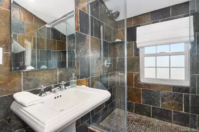 233 Kneeland Avenue, Yonkers, NY 10705 - Photo 39