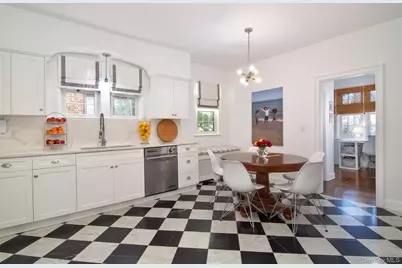 233 Kneeland Avenue, Yonkers, NY 10705 - Photo 25