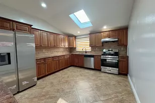 253-12 58th Ave, Little Neck, NY 11362 - Photo 3