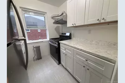 37 Spruce Street #3, Great Neck, NY 11021 - Photo 7