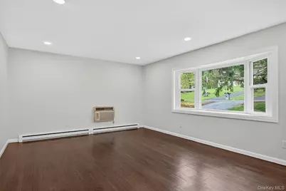 25 Kings Drive, Newburgh, NY 12589 - Photo 11