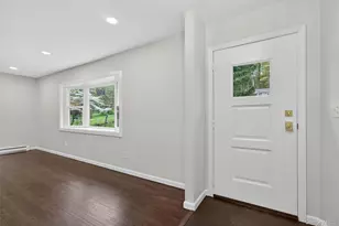 25 Kings Dr, Newburgh, NY 12589 - Photo 9