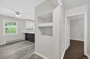 25 Kings Dr, Newburgh, NY 12589 - Photo 23