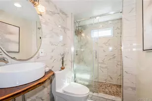 1040 Cedarhurst St, Woodmere, NY 11581 - Photo 9