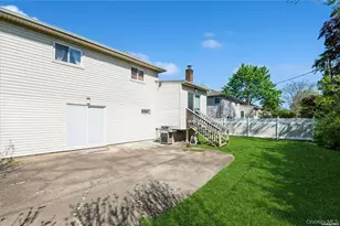 1040 Cedarhurst St, Woodmere, NY 11581 - Photo 17