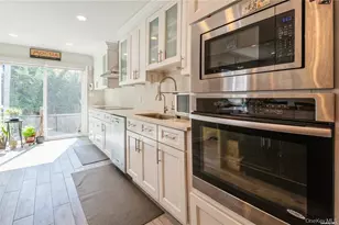 1040 Cedarhurst St, Woodmere, NY 11581 - Photo 5