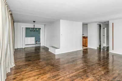 14 Central Park Road, Plainview, NY 11803 - Photo 7
