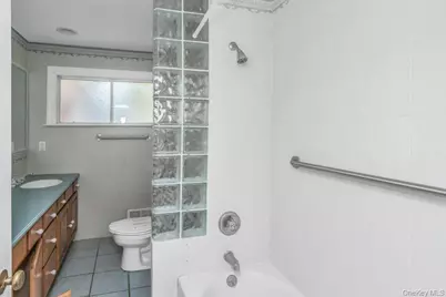 14 Central Park Road, Plainview, NY 11803 - Photo 3