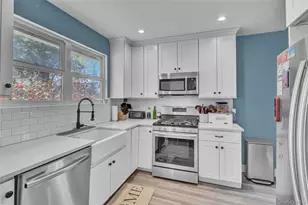 1834 Twain St, Baldwin, NY 11510 - Photo 15