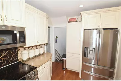 14 Plymouth Street, New Hyde Park, NY 11040 - Photo 9