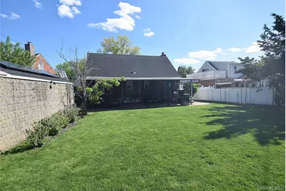 14 Plymouth Street, New Hyde Park, NY 11040 - Photo 25