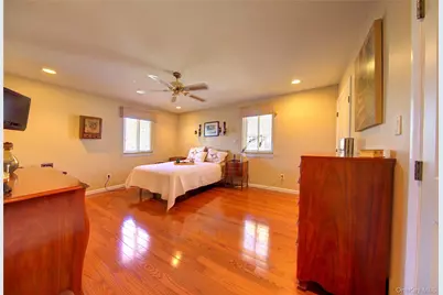 1595 N Central Avenue #30, Valley Stream, NY 11580 - Photo 13