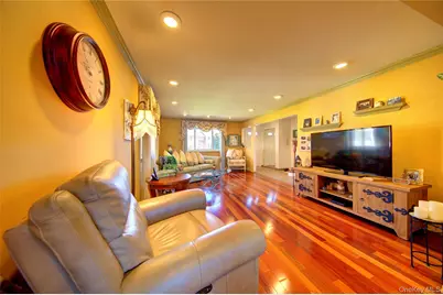 1595 N Central Avenue #30, Valley Stream, NY 11580 - Photo 5