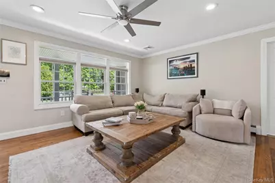 1039 Middle Road, Riverhead, NY 11901 - Photo 15