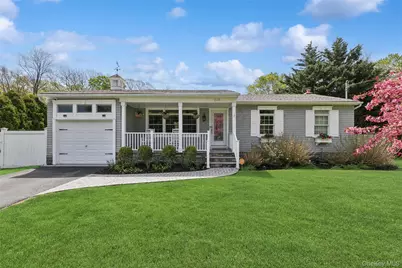 1039 Middle Road, Riverhead, NY 11901 - Photo 1