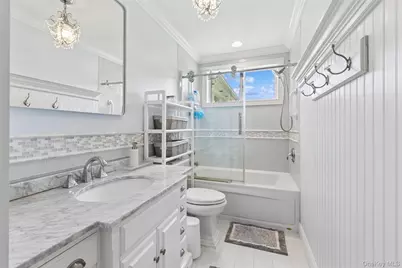 1039 Middle Road, Riverhead, NY 11901 - Photo 19