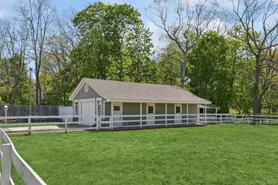 1039 Middle Road, Riverhead, NY 11901 - Photo 11