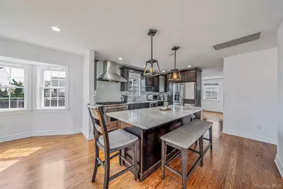 149 S Bay Avenue, Freeport, NY 11520 - Photo 9