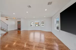 149 S Bay Ave, Freeport, NY 11520 - Photo 7