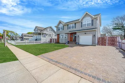 149 S Bay Avenue, Freeport, NY 11520 - Photo 3