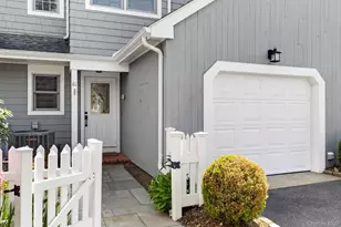 61 Brittany Ln, Westhampton Beach, NY 11978 - Photo 13