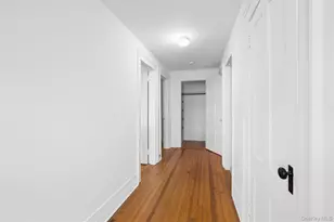 208A Wheatley Rd, Old Westbury, NY 11568 - Photo 17