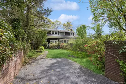 208A Wheatley Road, Old Westbury, NY 11568 - Photo 3