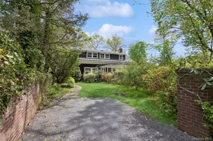 208A Wheatley Rd, Old Westbury, NY 11568 - Photo 3